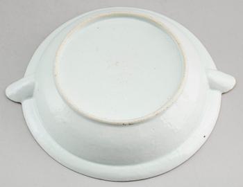 VÄRMEFAT, porslin, Kina, 1800-tal.
