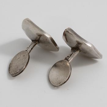 RAY URBAN, Stockholm, 1954, a pair of enamel cuff links.