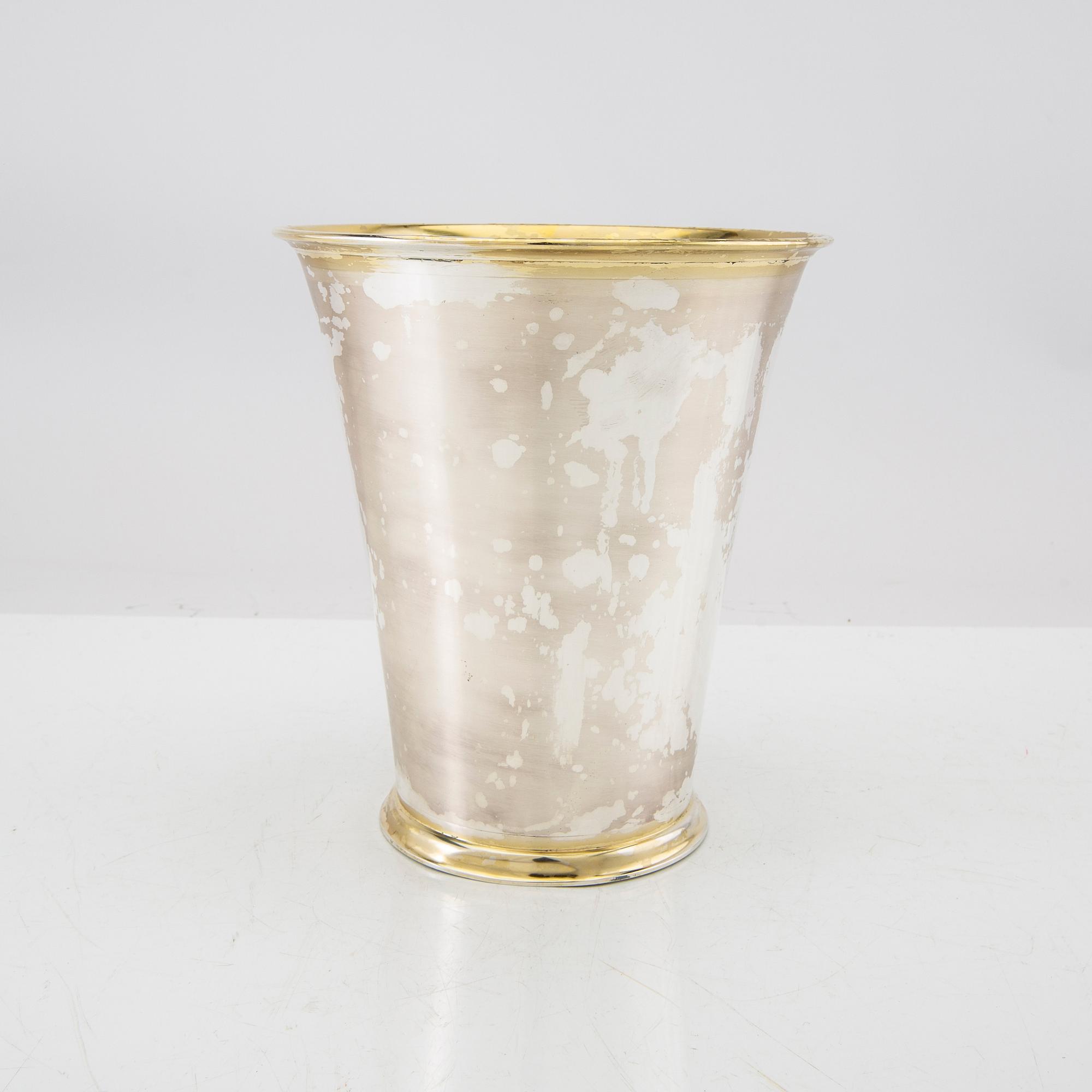 A Swedish 20th century silver vase mark of Edlunds silver factory Stockholm 1949, weight 532 grams.