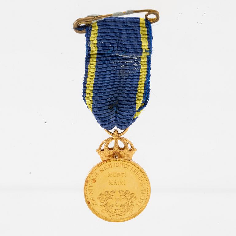 Medal 23K gold "For zeal and integrity in the service of the realm".