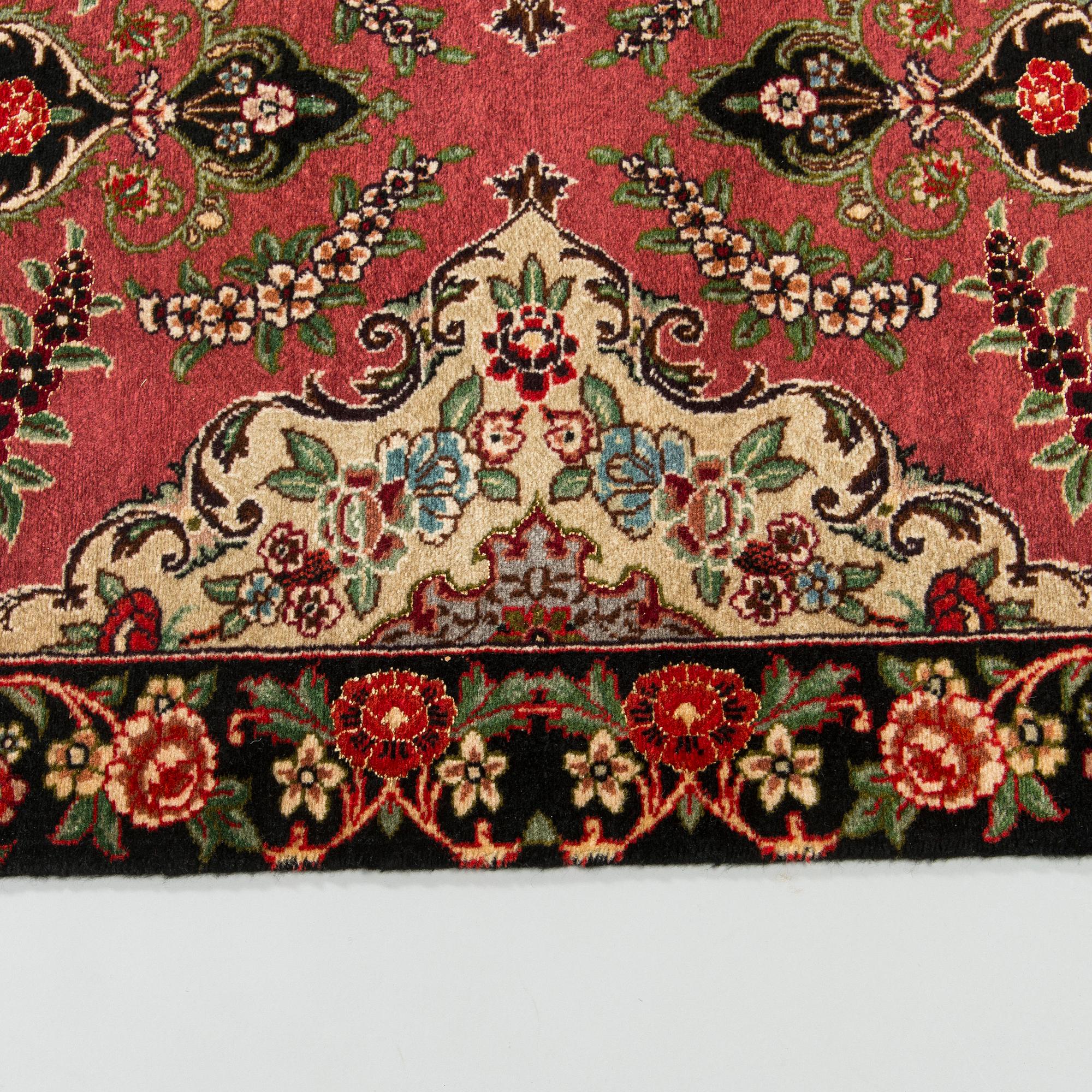 A runner, Tabriz part silk, so called 50 Radj. Ca. 400 x 90 cm.