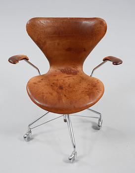 KONTORSSTOL, "Sjuan", Arne Jacobsen, Fritz Hansen, daterad 1967.