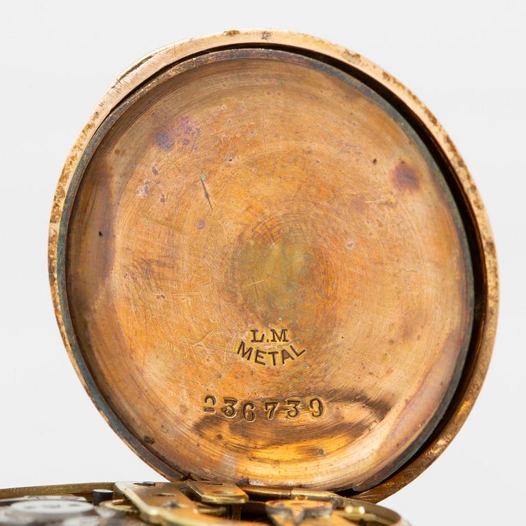 Pocket watch, 14K gold with chain, 32 mm.