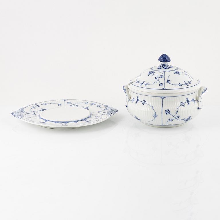 Royal Copenhagen, a 'Musselmalet' porcelain turreen with cover and dish, Denmark, 1889-1922.