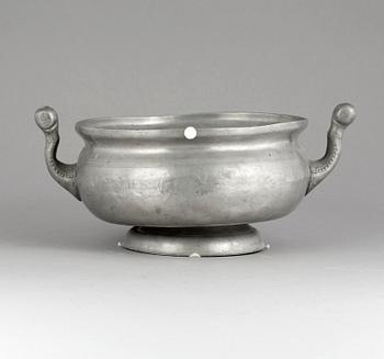 KALLSKÅL, tenn, 17/1800-tal.