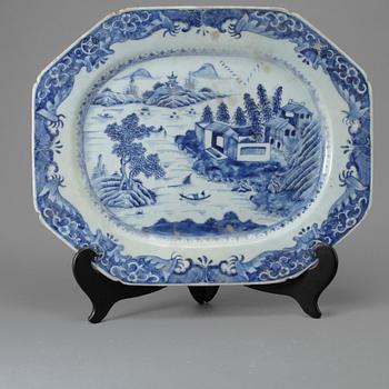 STEKFAT, 2 st, porslin, Kina, Qianlong (1736-1795).