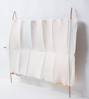 ROBERT RAUSCHENBERG, multiple, handmade paper/bamboo/fabric, signerad 22/32. Dated 1975.