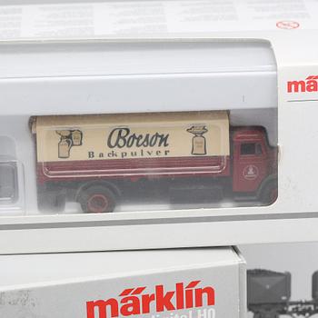 LOK 1 st, VAGNAR 8 st, samt STOLPVAGN MED LASTBIL, HO Märklin 37134, 46038, 46044, 46361,
