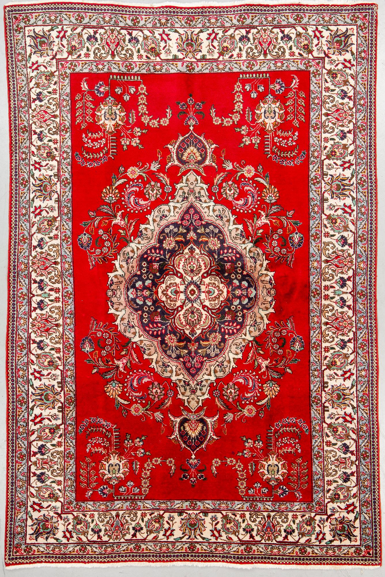 Matta, Täbris, ca 298 x 183 cm.