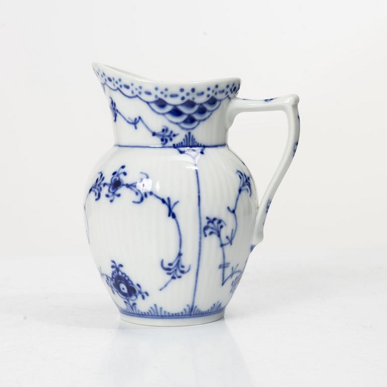 Royal Copenhagen, Coffee service, approx. 50 pieces, porcelain, "Musselmalet", Denmark.