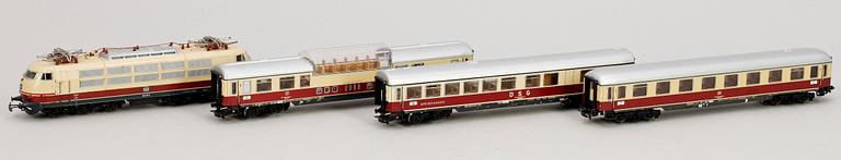 ELLOK MED VAGNSATS, 4 delar, Märklin H0 3054, 1900-talets andra hälft.