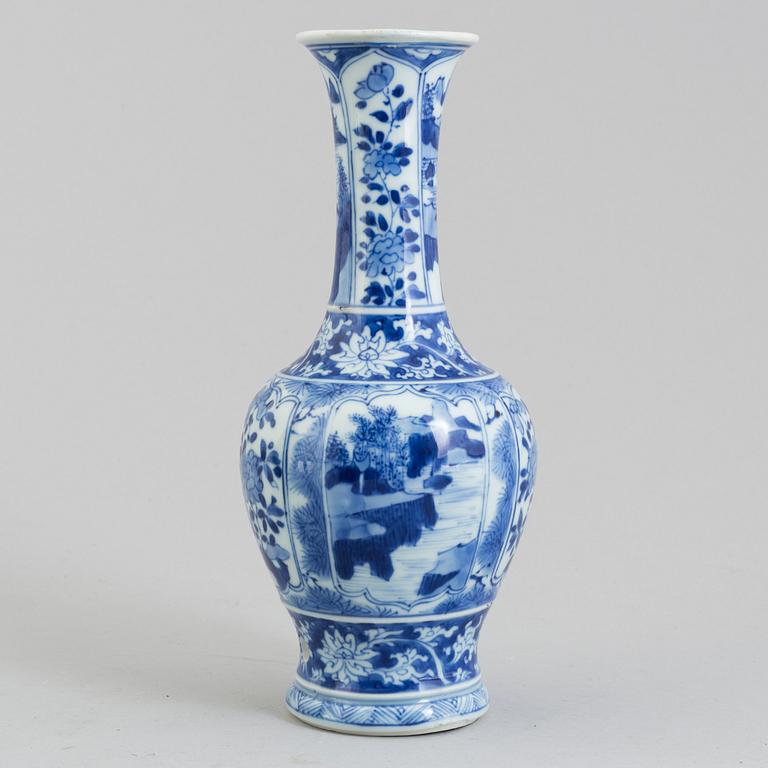 VAS, porslin, Kina, Kangxi (1662-1722).