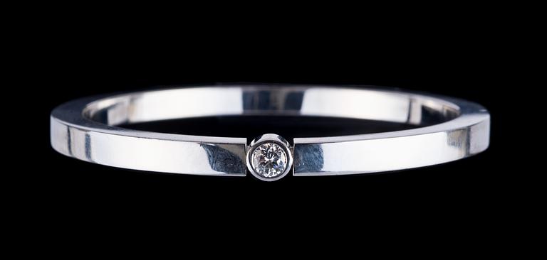 A white gold and diamond bangle, app. 0.40 cts.