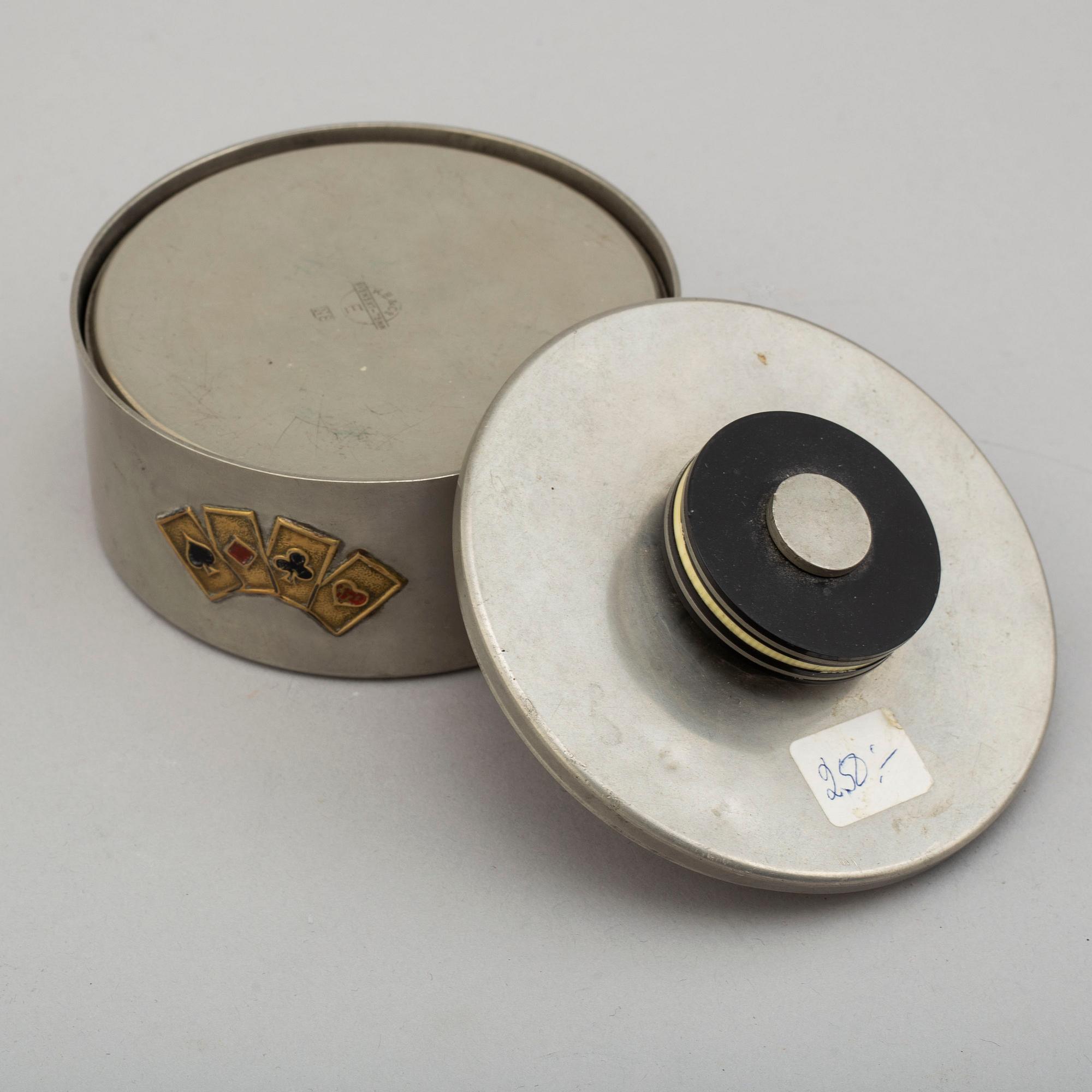 KURT EK & CO, ask för spelmarker, tenn, Stockholm, 1939.