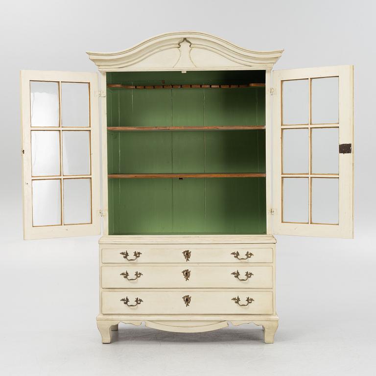 A Rococo style vitrine cabinet, 19th century.