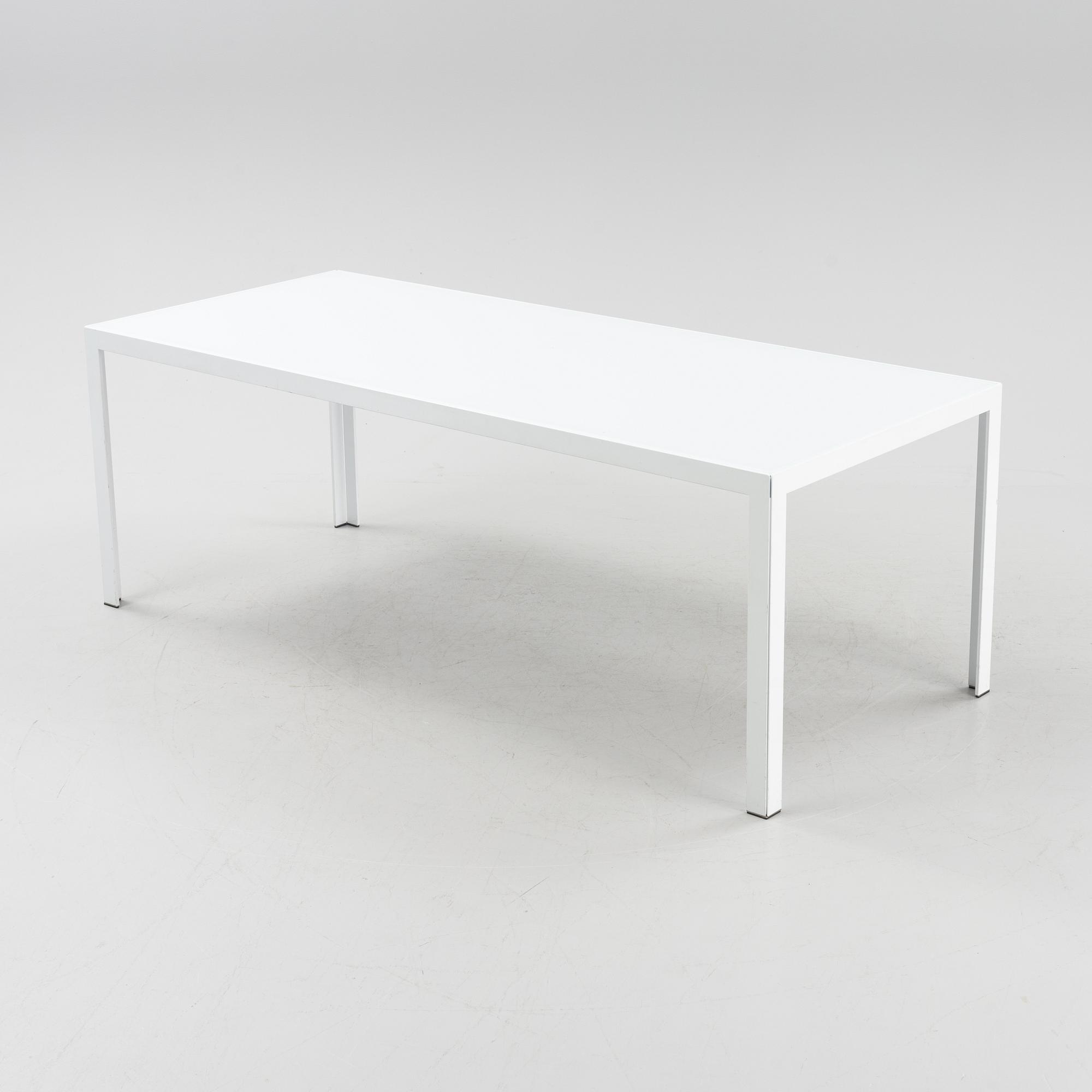 A 'Progetto' desk by Monica Armani for B&B  Italia. 21st Century.