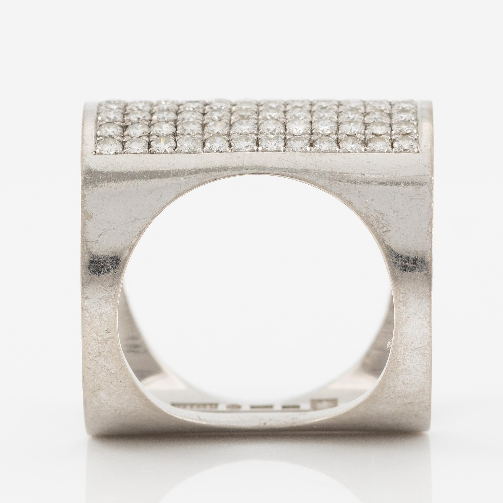 Sigurd Persson, Wolfgang, Gessl, 18K white gold with brilliant-cut diamonds.