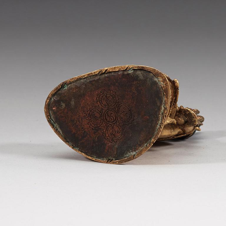 AMITAYUS, förgylld brons. Sinotibetansk, 1700-tal.