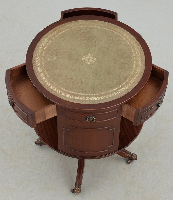 BOKSNURRA/DRUMTABLE, engelsk stil, 1900-talets andra hälft.