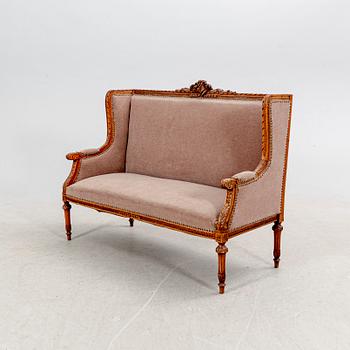 Soffa, Louis XVI-stil,  1900-talets första hälft.