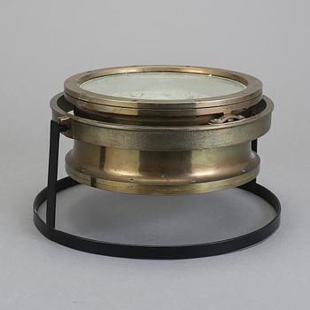 KOMPASS, mässing, märkt "Stockholm, G.W. Lyth. No 2272.".