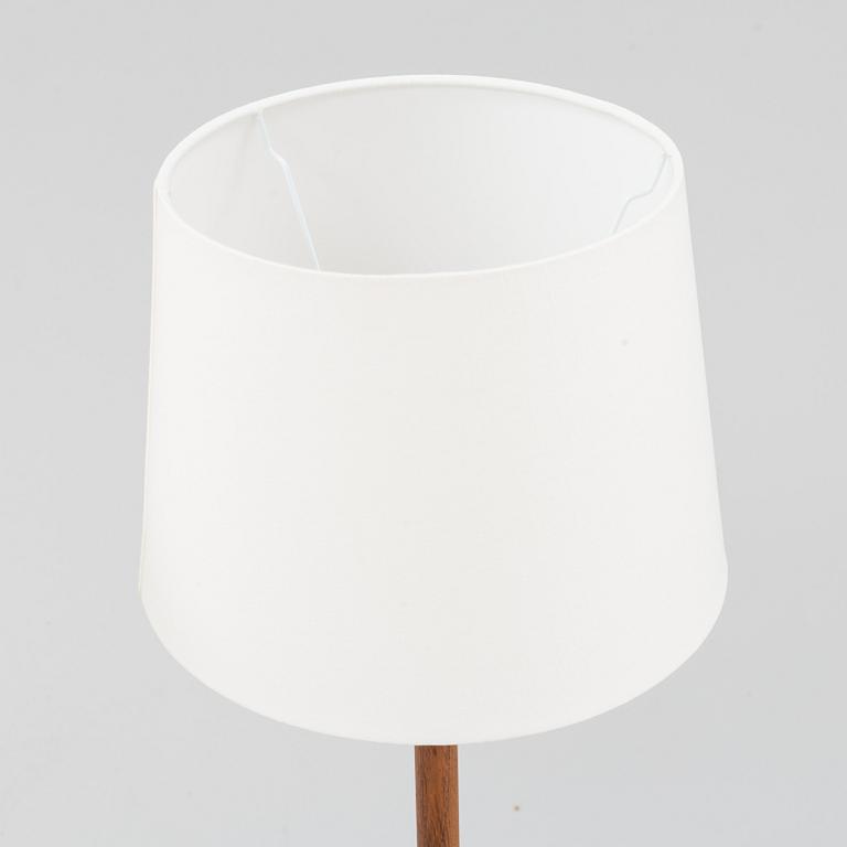 Uno & Östen Kristiansson, a pair of rosewood veneered floor lights, Luxus, Vittsjö, 1960's.