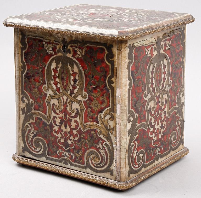 CIGARRSKRIN, Boullestil, troligen Frankrike, 1800-talets andra hälft.