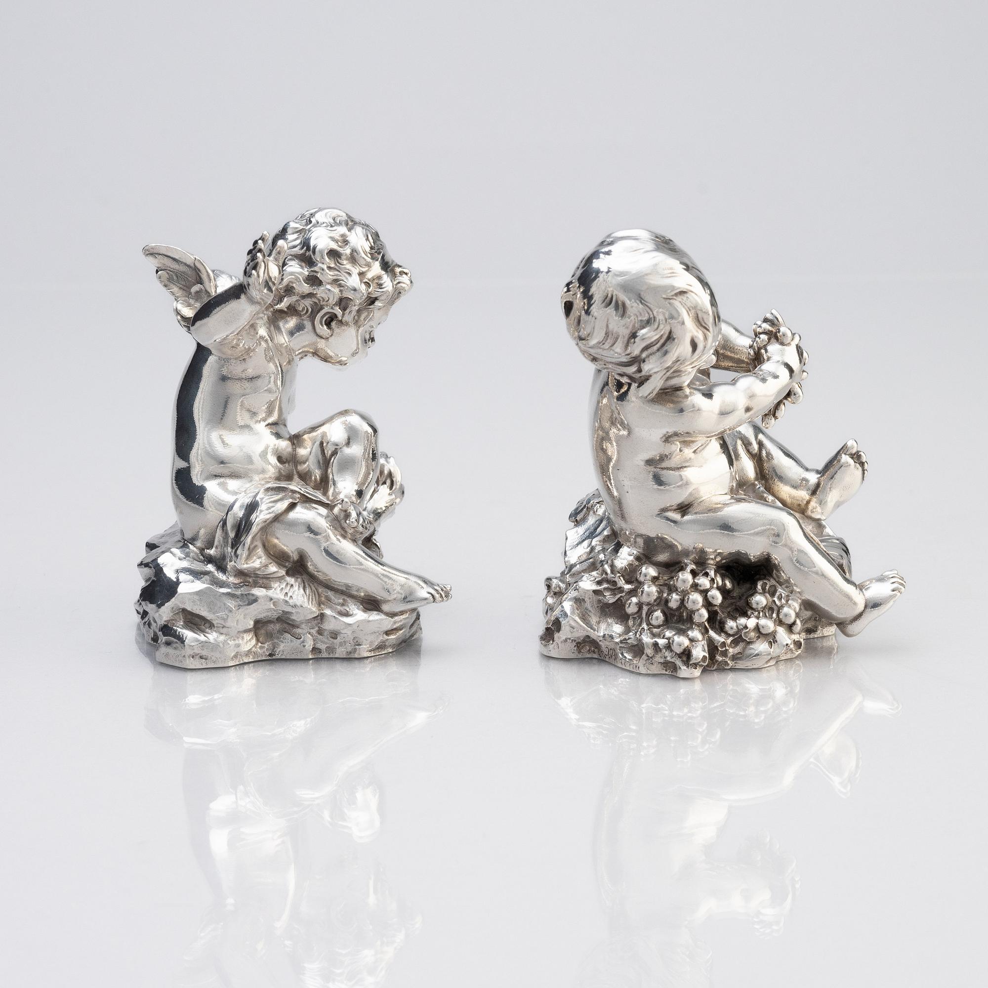 Skulpturer, ett par, silver. Design Auguste Moreau. W.A. Bolin, Moskva 1912-1917.