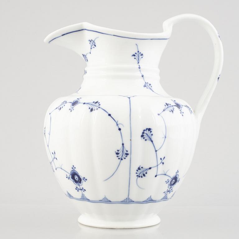 Kanna / punschkanna, porslin, Royal Copenhagen, "Musselmalet", 1893-1900.