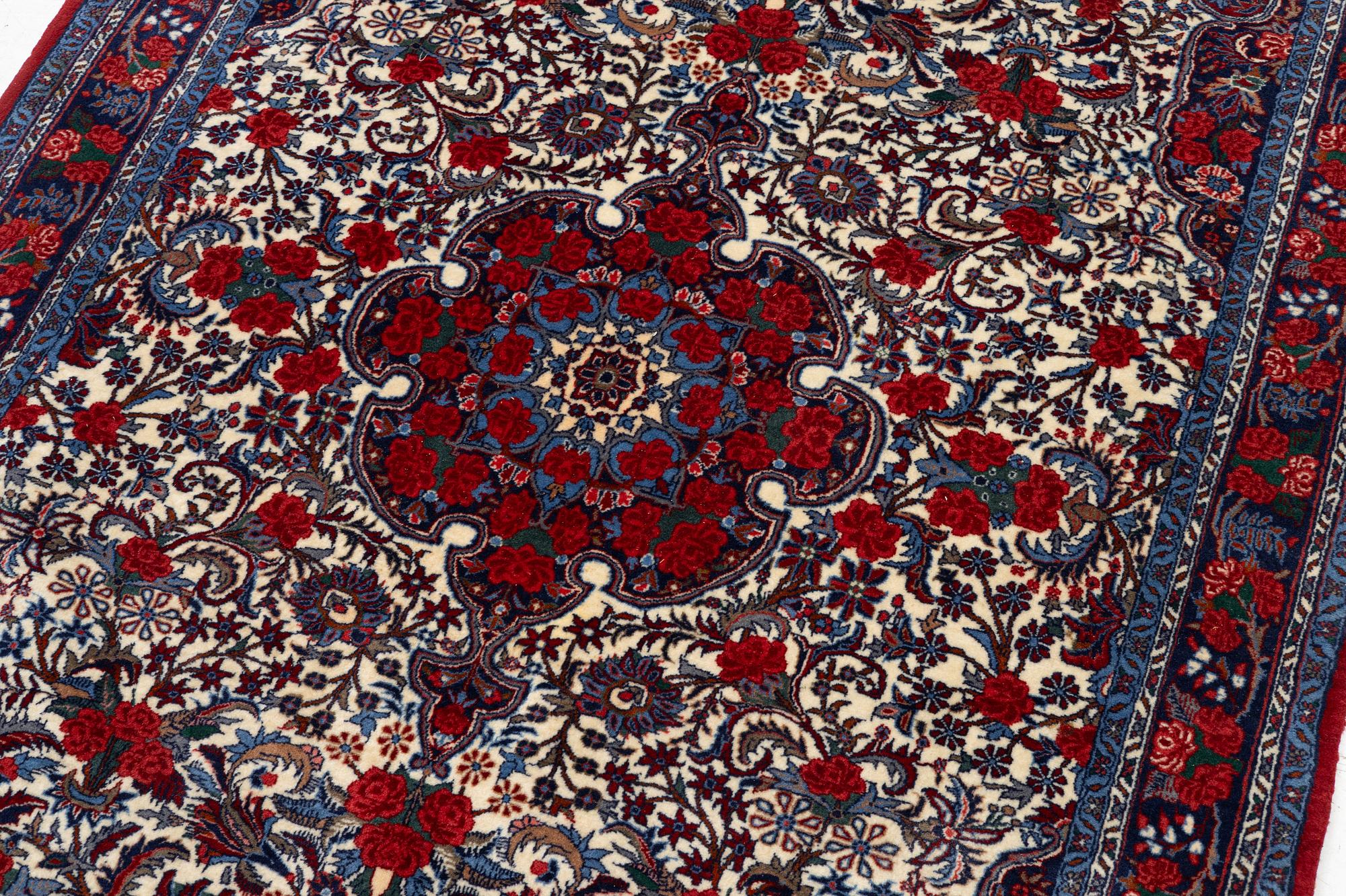 Aso-called "Rosen Bidjar" rug, a. 213 x 138 cm.