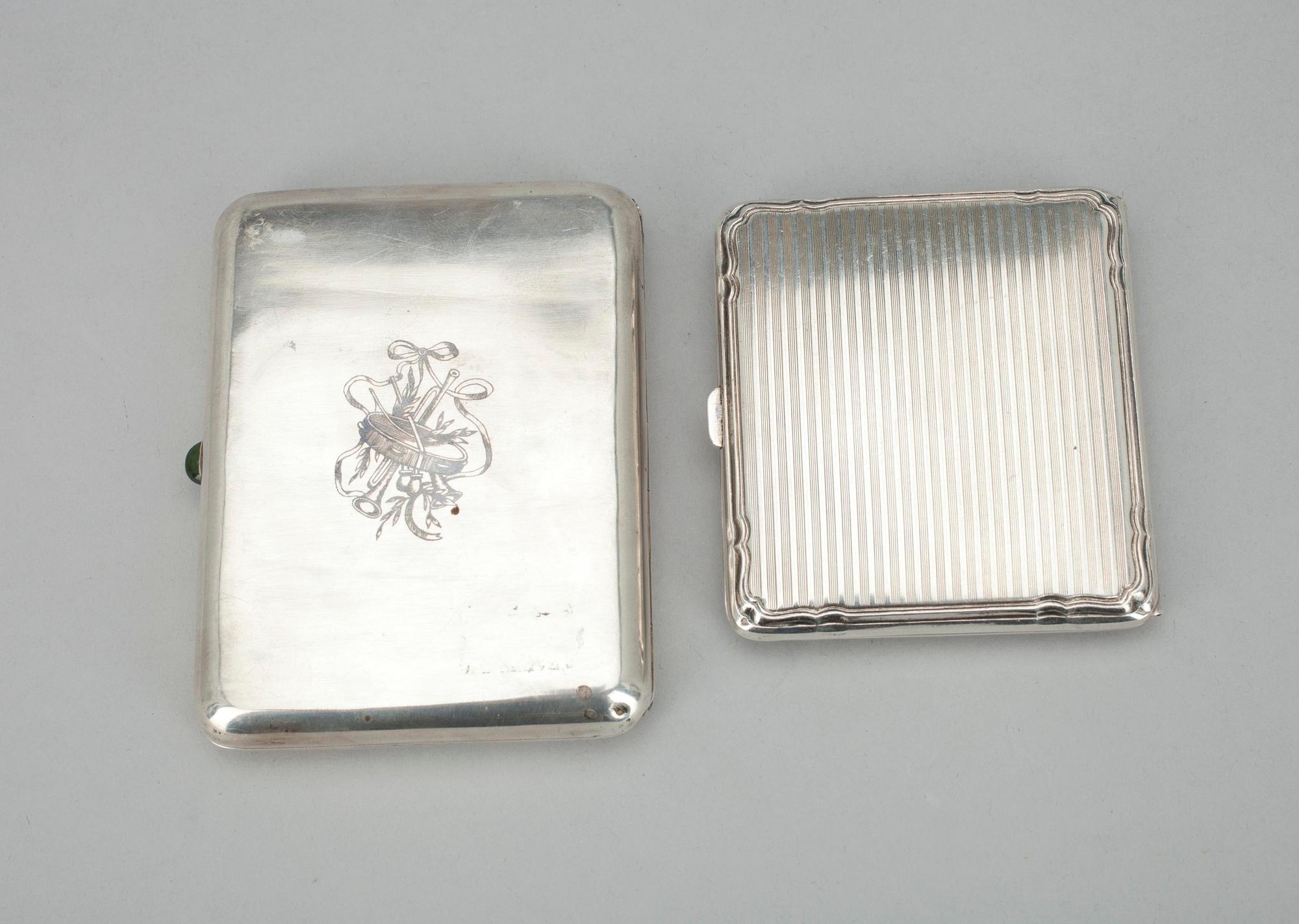 CIGARETTETUIER, 2 st, silver, Moskva 1927-1955 samt Helsingfors 1928. Tot. vikt 275 g.