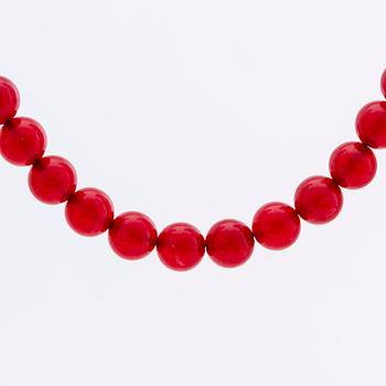 LYNGGAARD 2 rader jaspis ca 10 mm och röda stenar ca 10 mm utan lås samt örhängen 18K guld m jaspis ca 7 mm,originaletui.