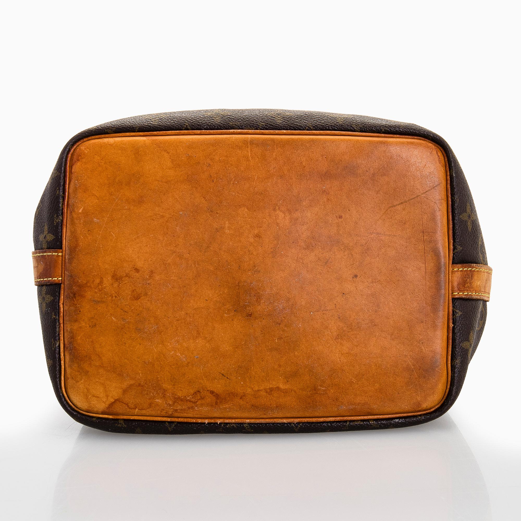 Louis Vuitton, a Monogram Canvas "Petit Noé" bag.