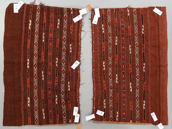 SADELVÄSKOR, ett par, sannolikt Turkmener, ca 78 x 128 resp 76 x 128 cm.