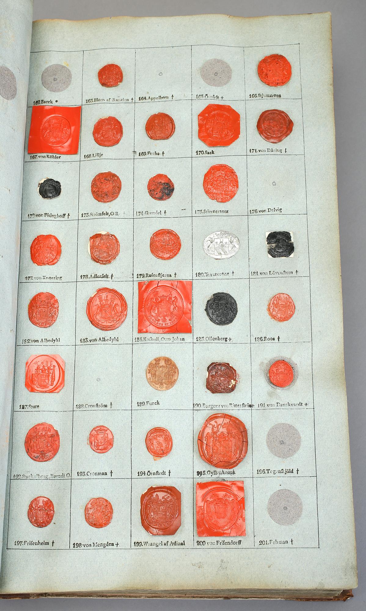 INBUNDEN SAMLING ADLIGA SVENSKA SIGILL, lack, 1800-tal.