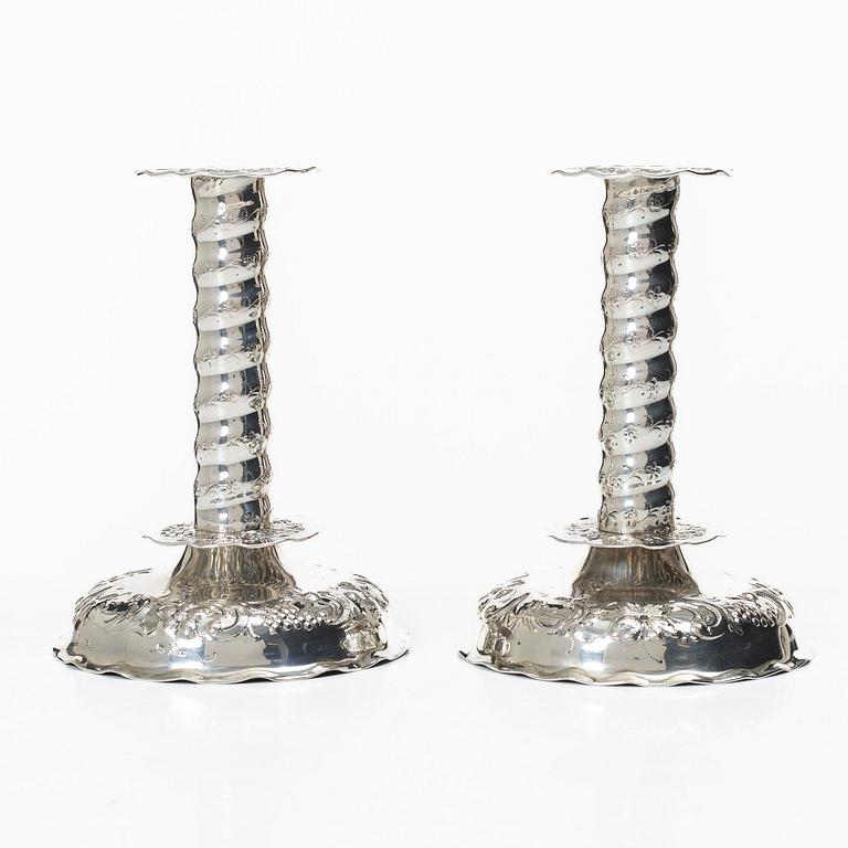 A pair of Swedish silver candelsticks, Baroque style, Silver, Tenn & Silver Ab, Gothenburg 1948.