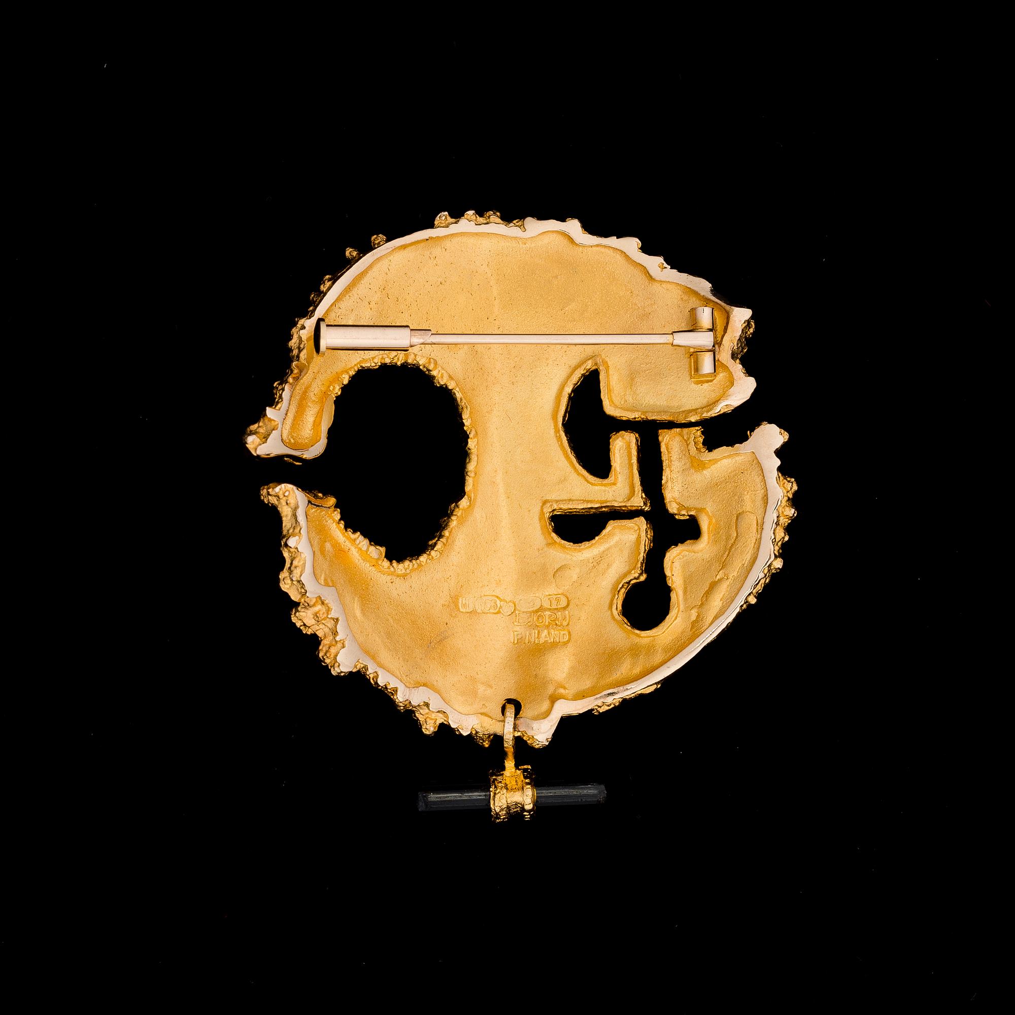 BJÖRN WECKSTRÖM, brosch "Inkornas sol", 14K guld, turmalin. Lapponia 1972.
