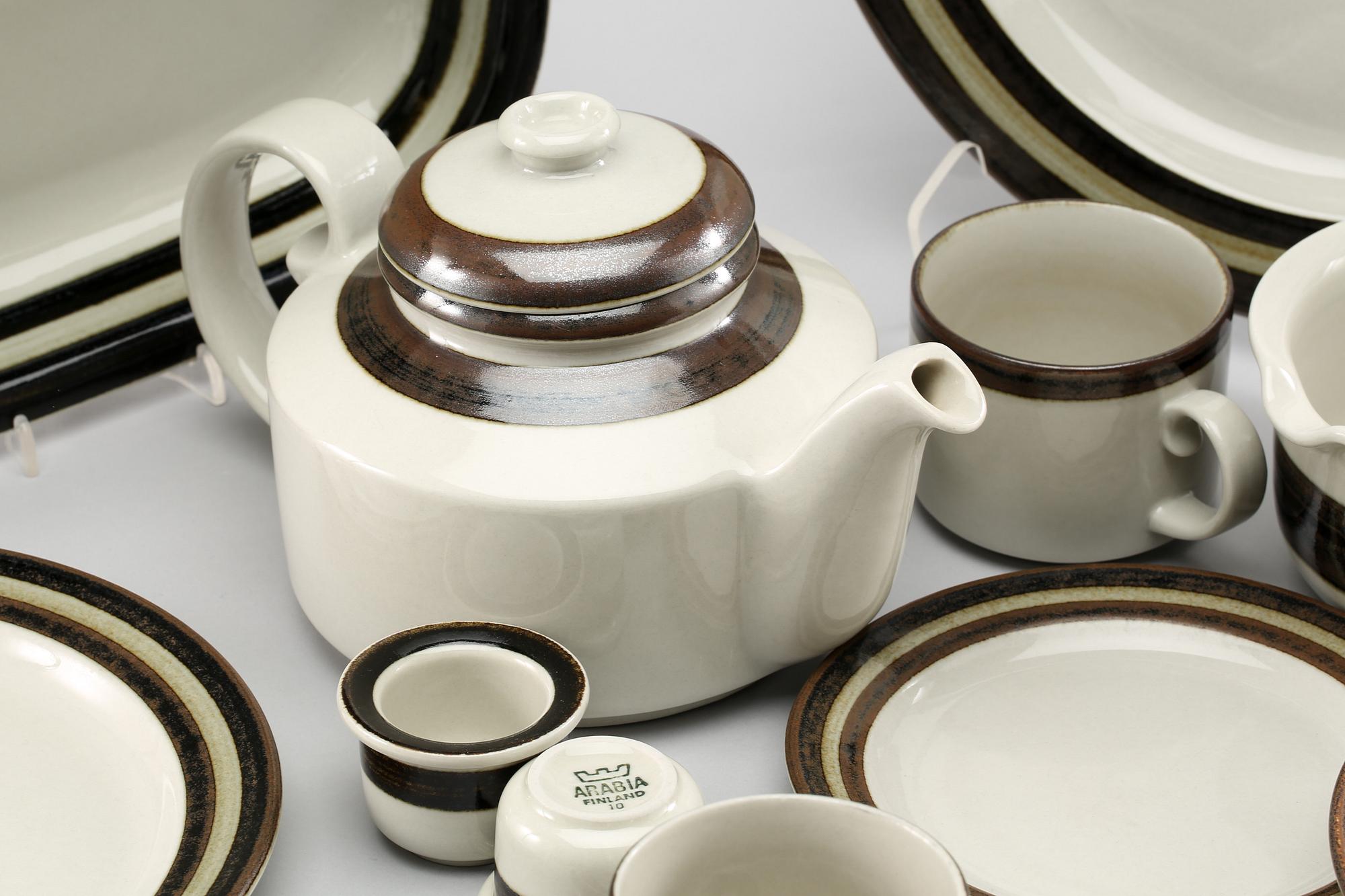 MAT- och KAFFESERVIS, stengods, 53 delar, "Karelia", Arabia, 1970-tal.