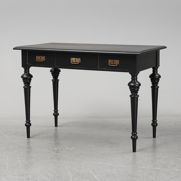 A late 19th century desk.