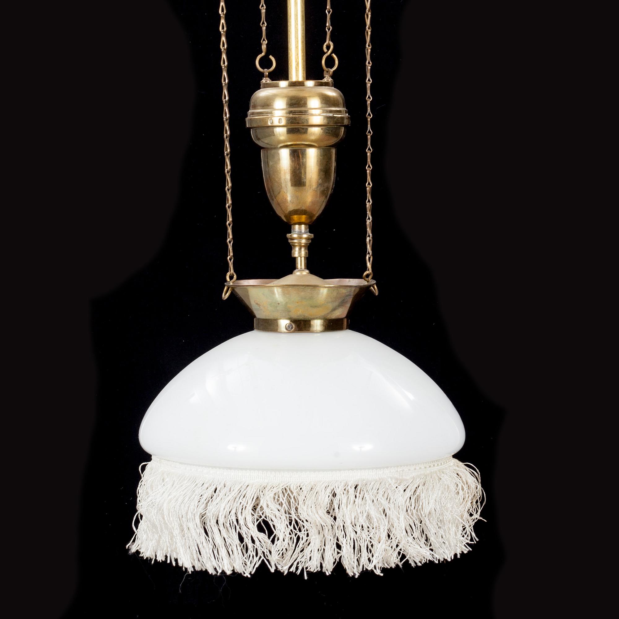 TAKLAMPA/FOTOGENLAMPA, 1900-talets första hälft.