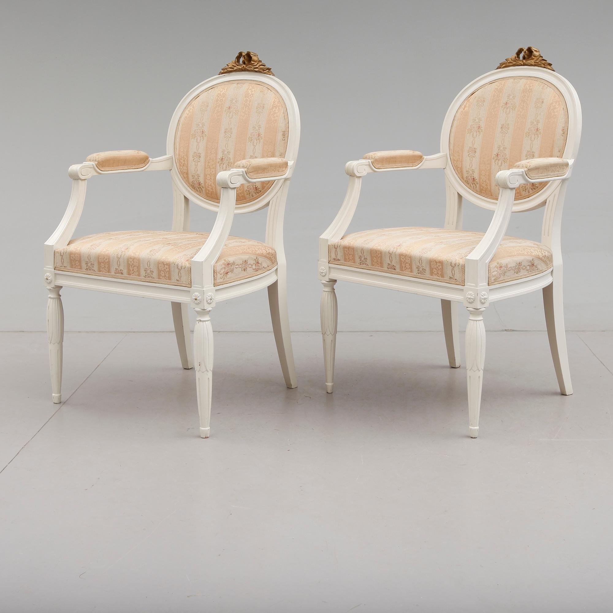 KARMSTOLAR, 1 par, gustaviansk stil, 1900-tal.