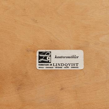 INDUSTRISTOLAR, 4 st, metrall och teak, Lindqvist kontorsmöbler. 1960-tal.