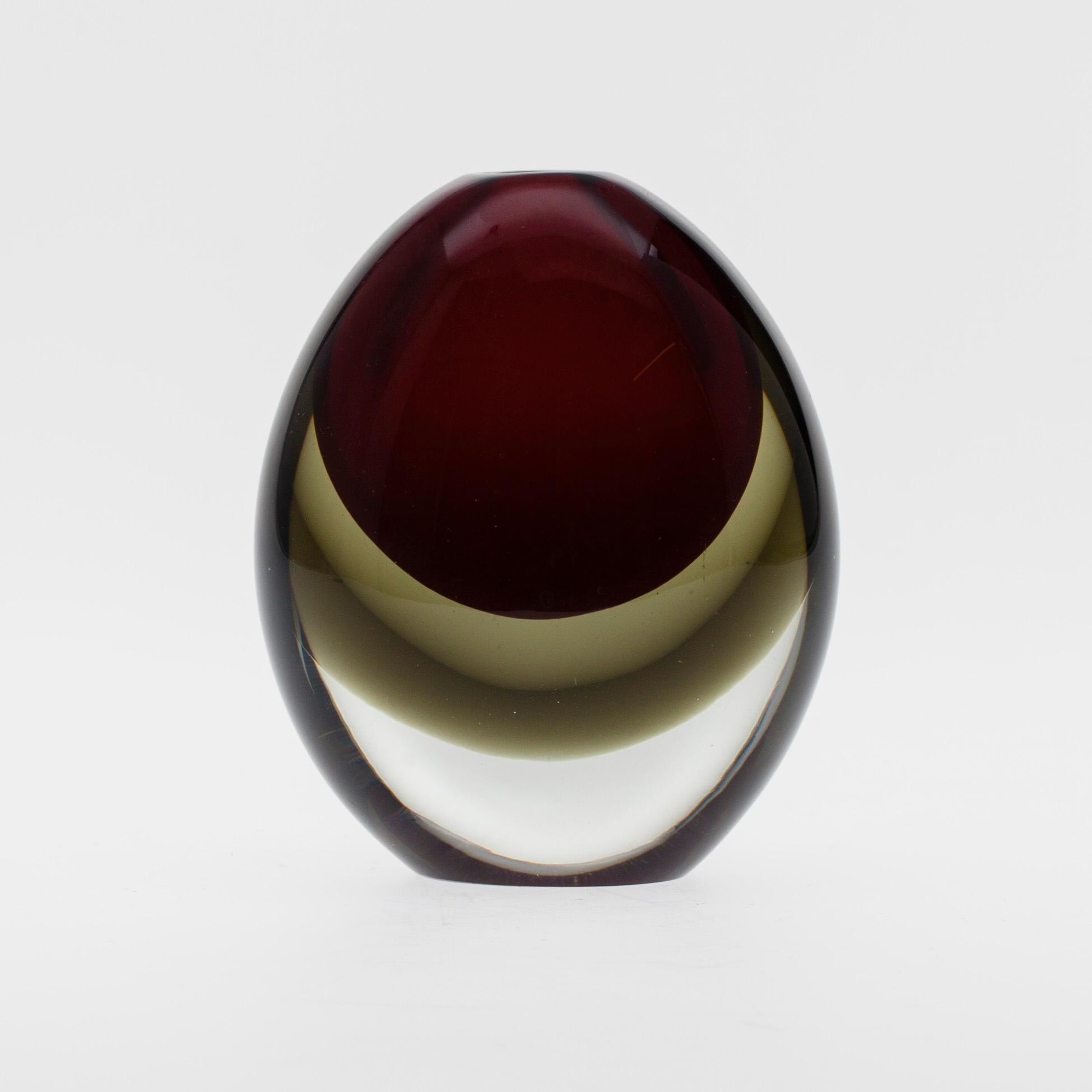 VAS, glas, modell 240, signerad K. Franck Nuutajärvi Notsjö -58.