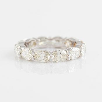 Oval cut diamond eternity ring, total 3,88 ct.