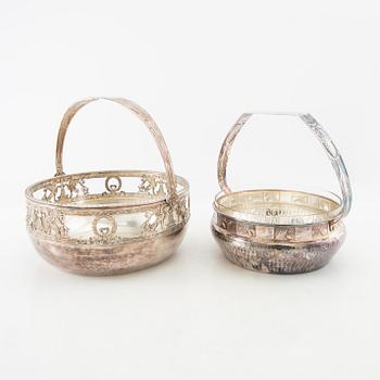 Two henkelskålar in silver-plated metal from the early 20th century, one marked Wurtembergische Metalwarenfabrik, Art Nouveau.