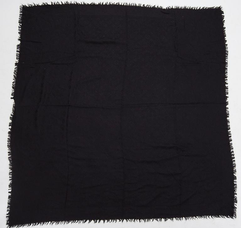 SJALAR, 3 stycken, Louis Vuitton.