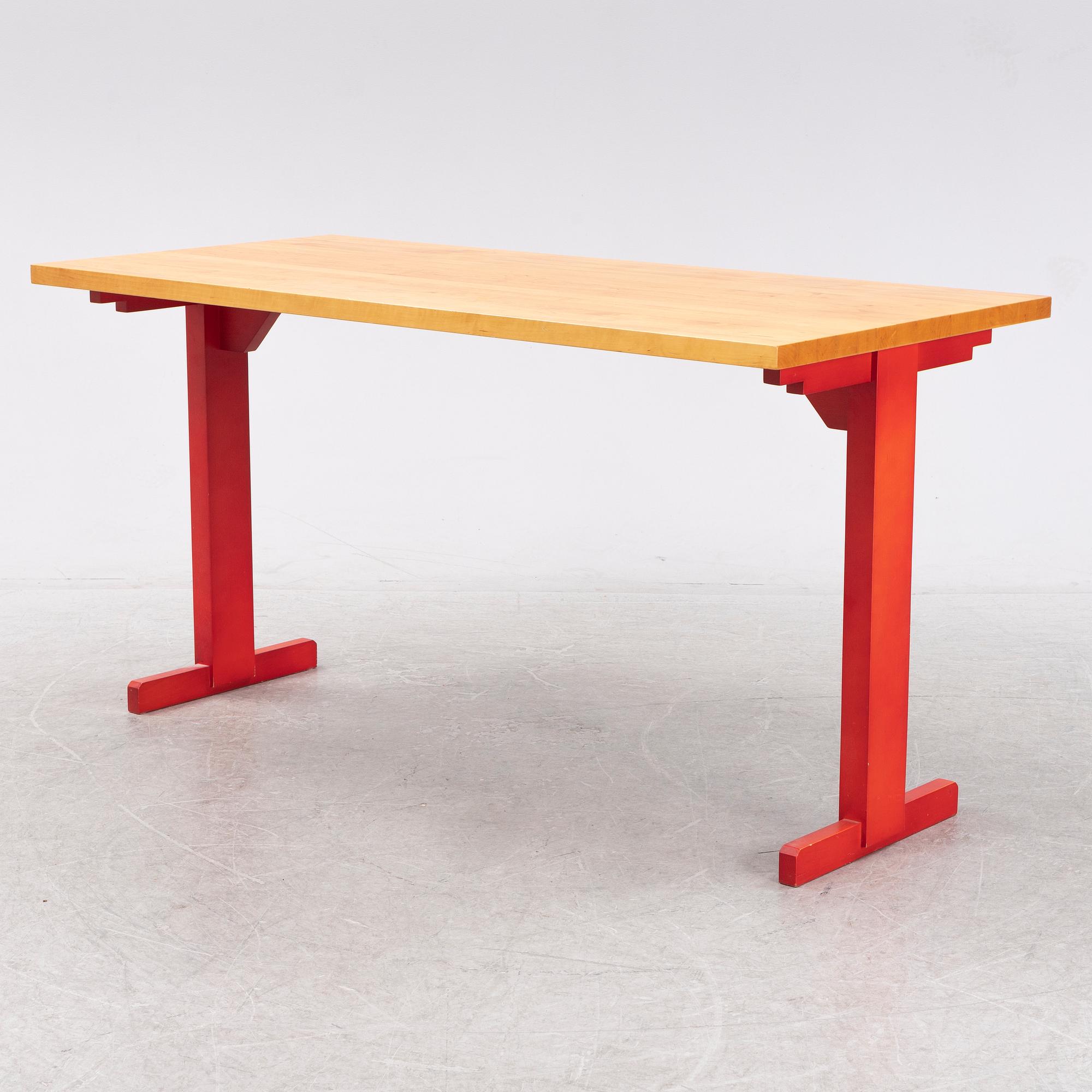 John Kandell, a 'Camilla' dining table, second half of the 20th century.