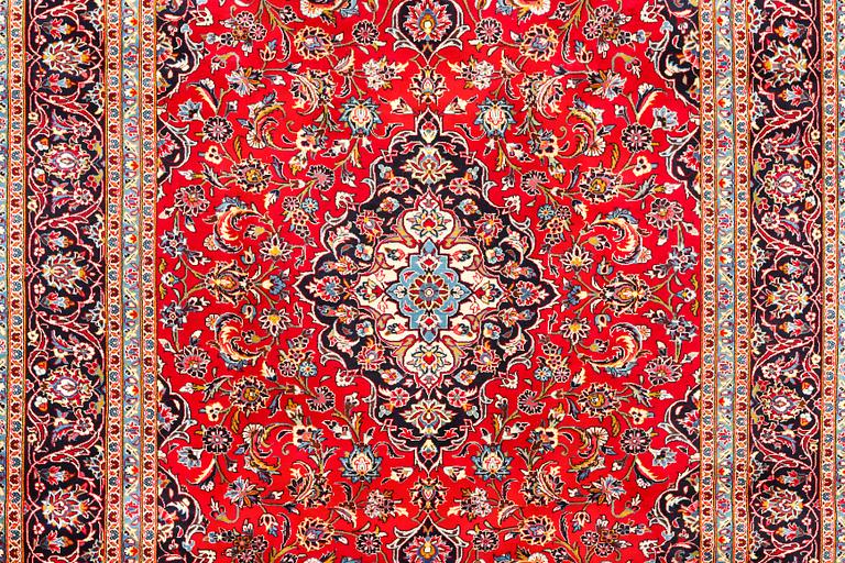 A Keshan carpet, c. 360 x 247 cm.