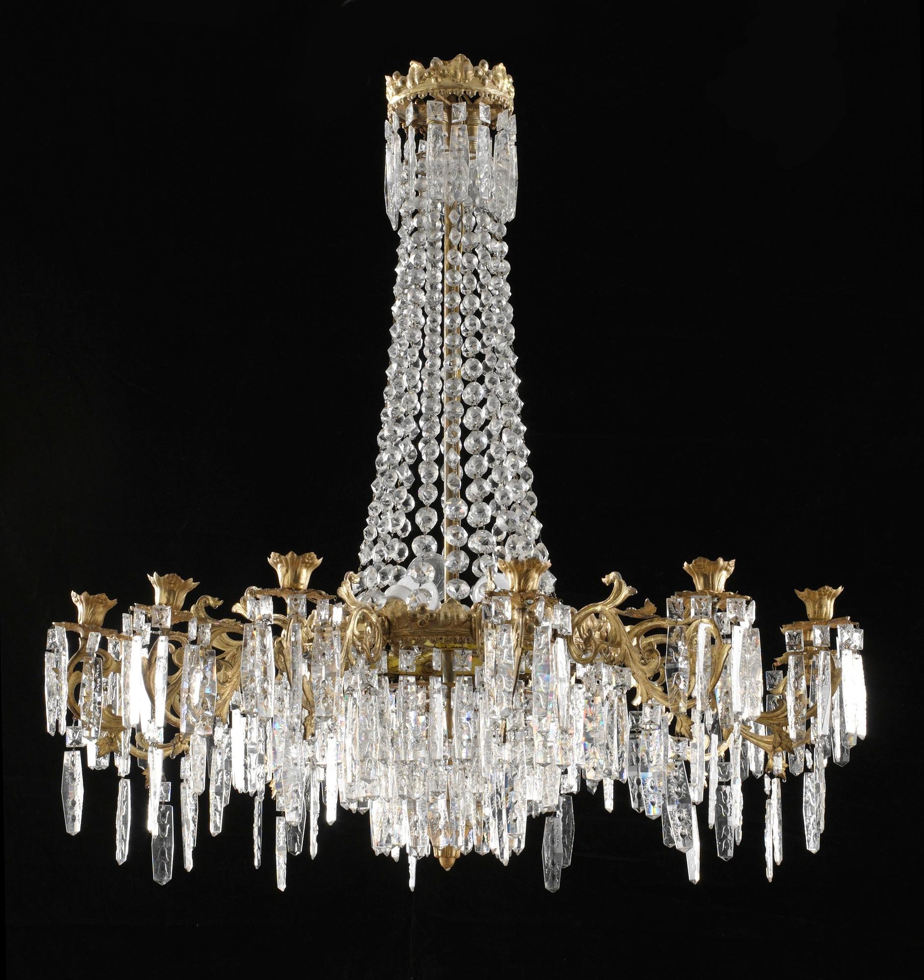 LJUSKRONA, för tolv ljus. Oskariansk.