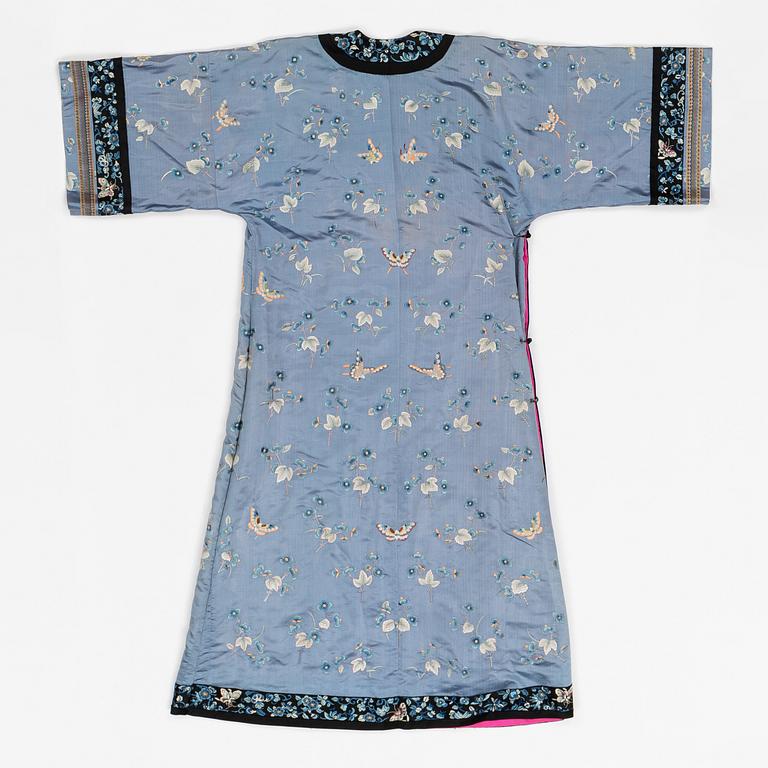 A lavender blue embroidered silk female informal robe, late Qing dynasty, 19th century.